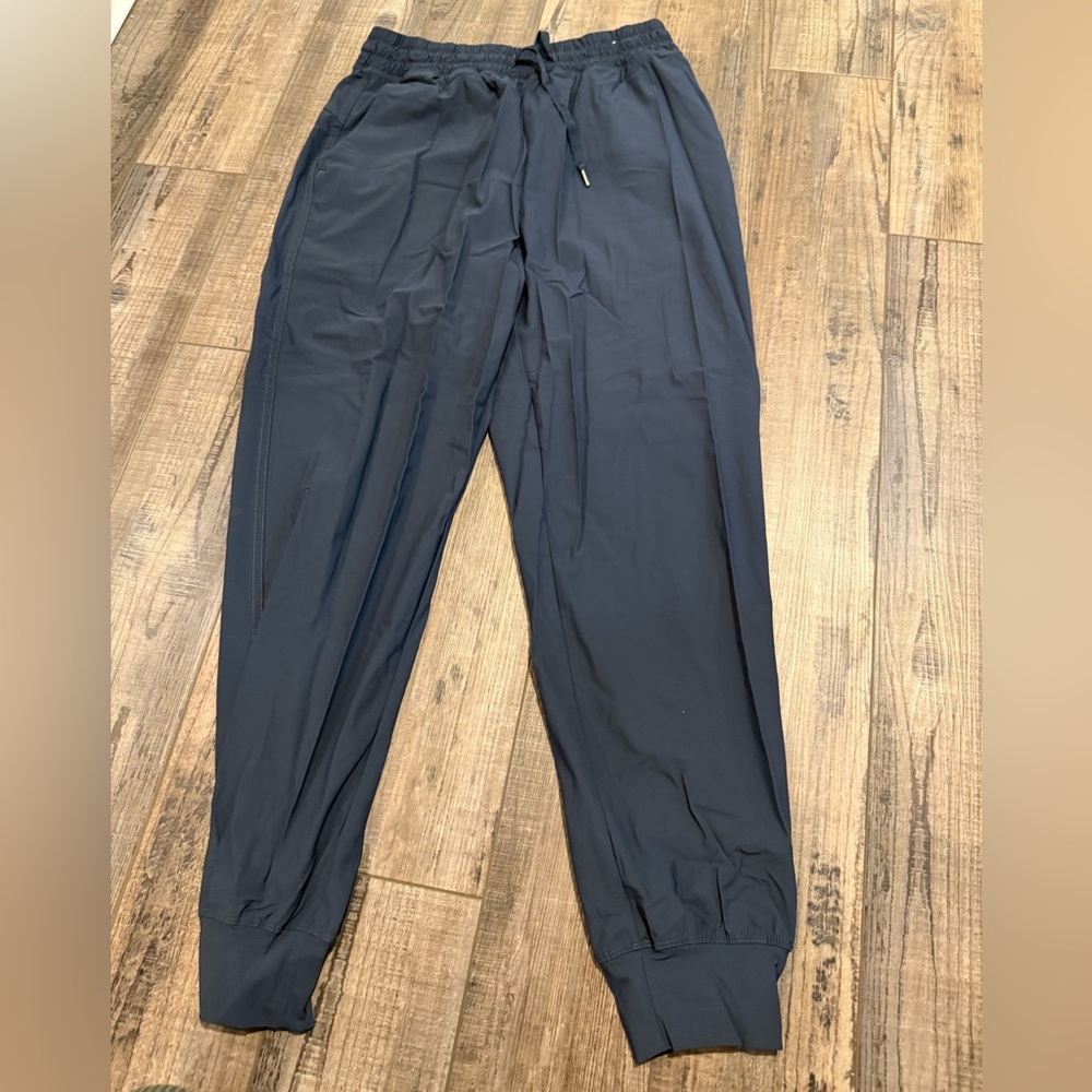 Women’s navy small jogger Pants